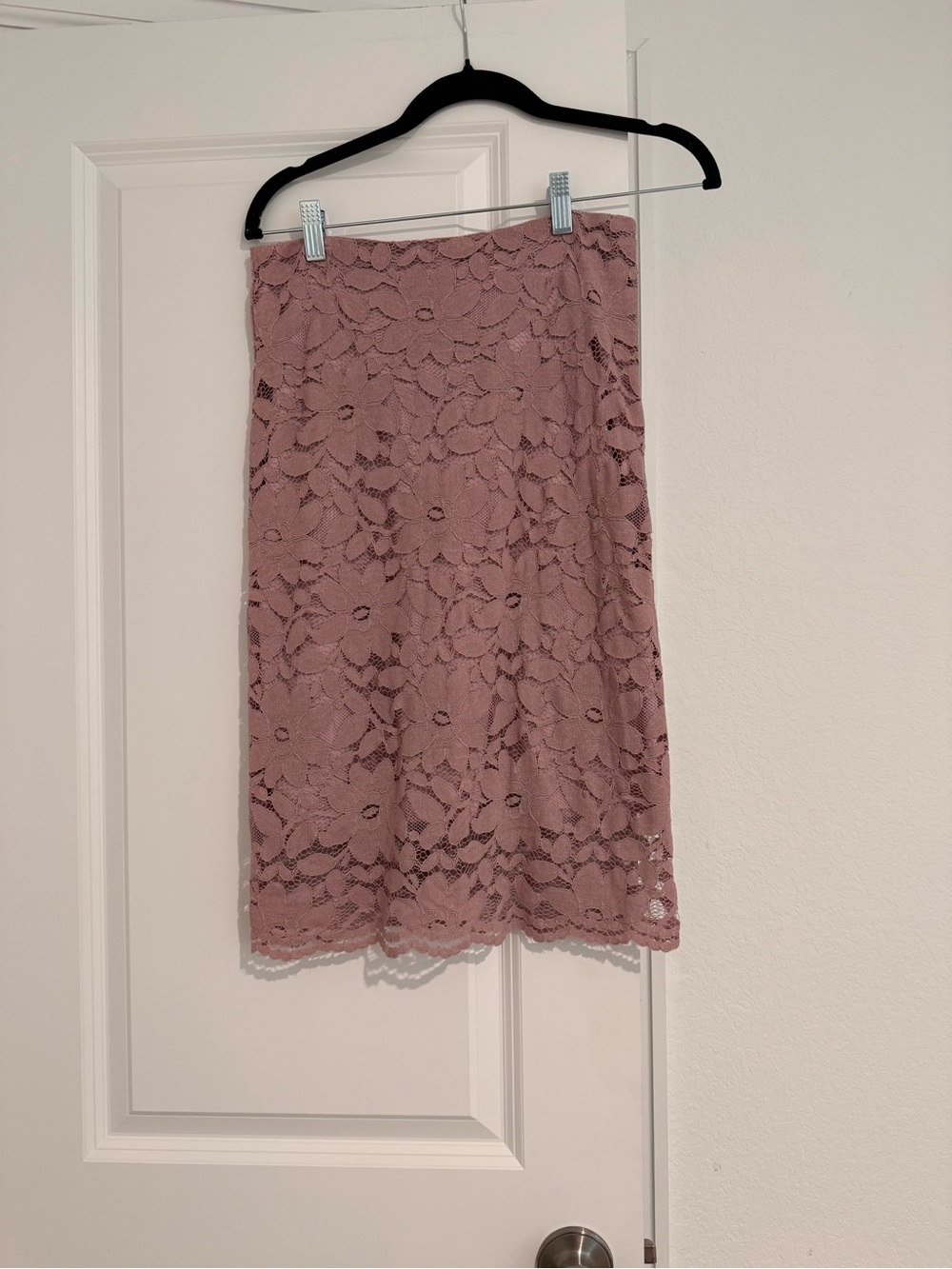 Lace Pencil Skirt in Dusty Rose